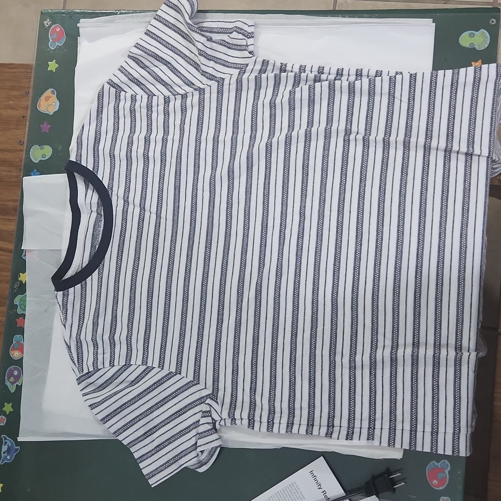 Men's Med tee
